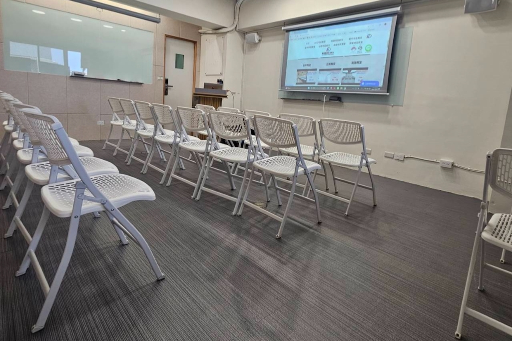 純椅子-橫向21個座位