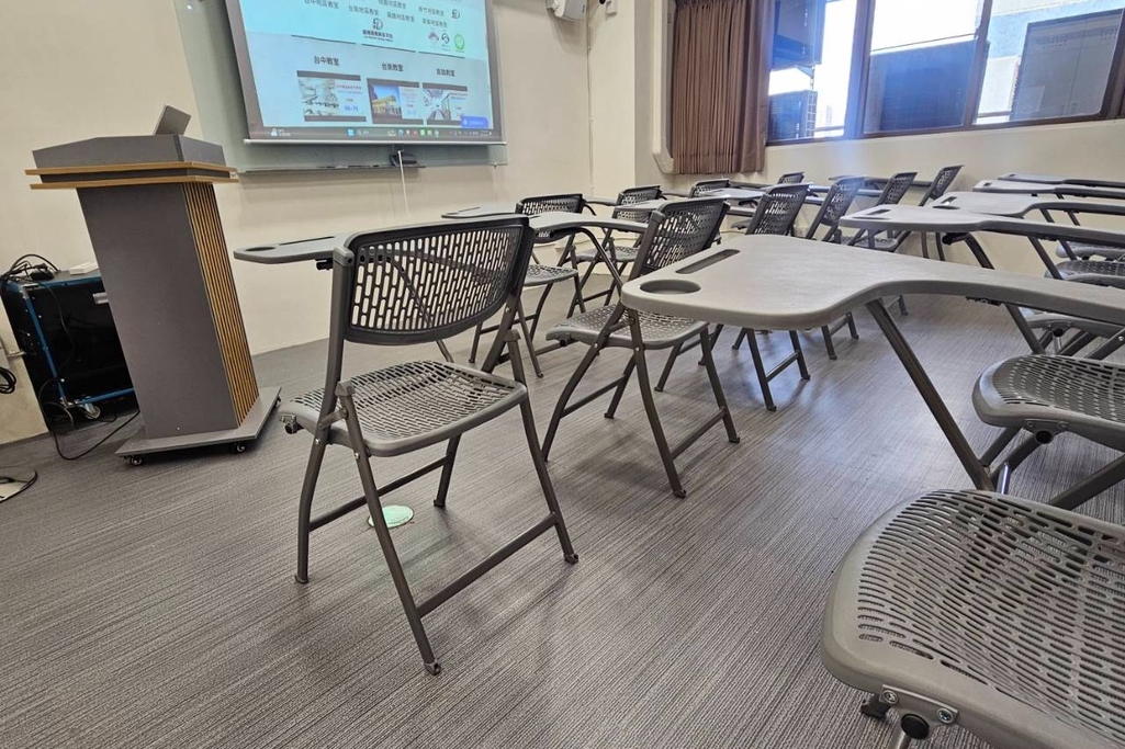 大學椅-橫向15個座位