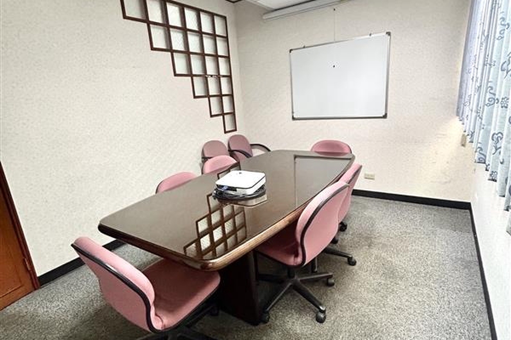 🔸 忠孝東路五段辦公大樓｜🛋小型會議｜📚教室｜💡聚會活動｜忠東552-B