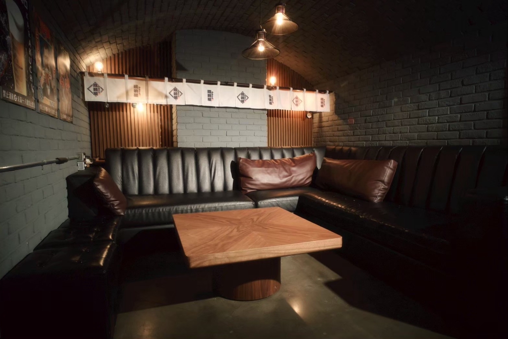 包廂座椅有提供卡拉OK設備