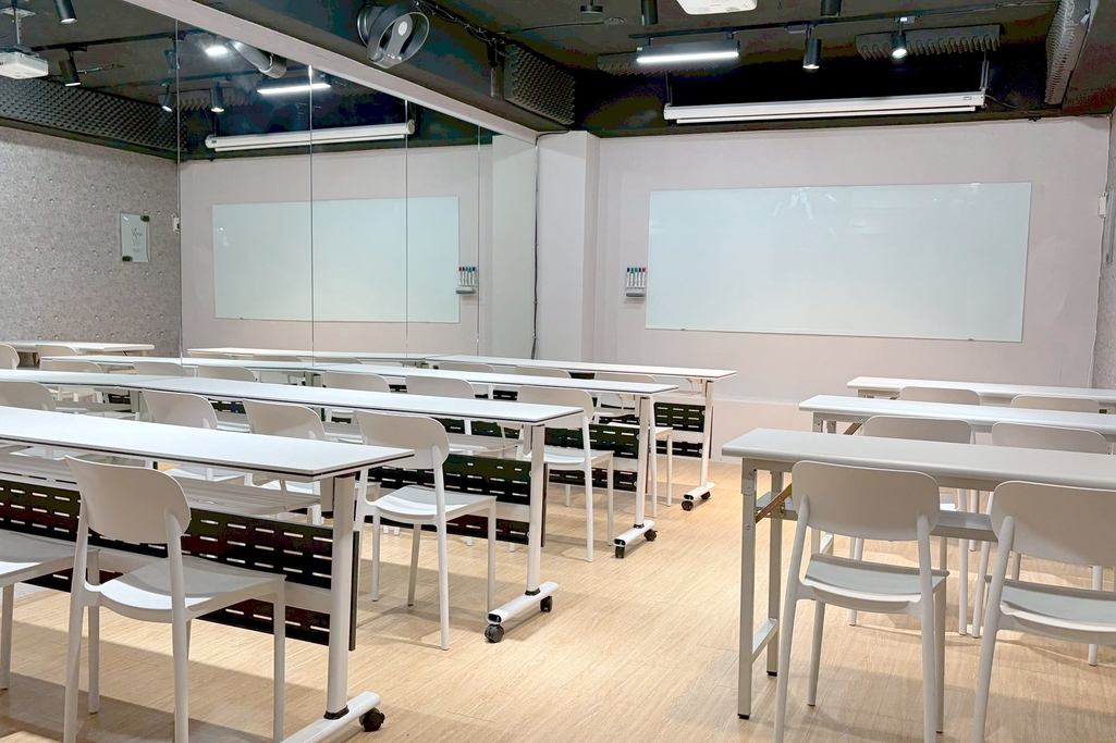 502｜🚶‍♂️中山站步行1分鐘｜100吋投影｜藍牙音響