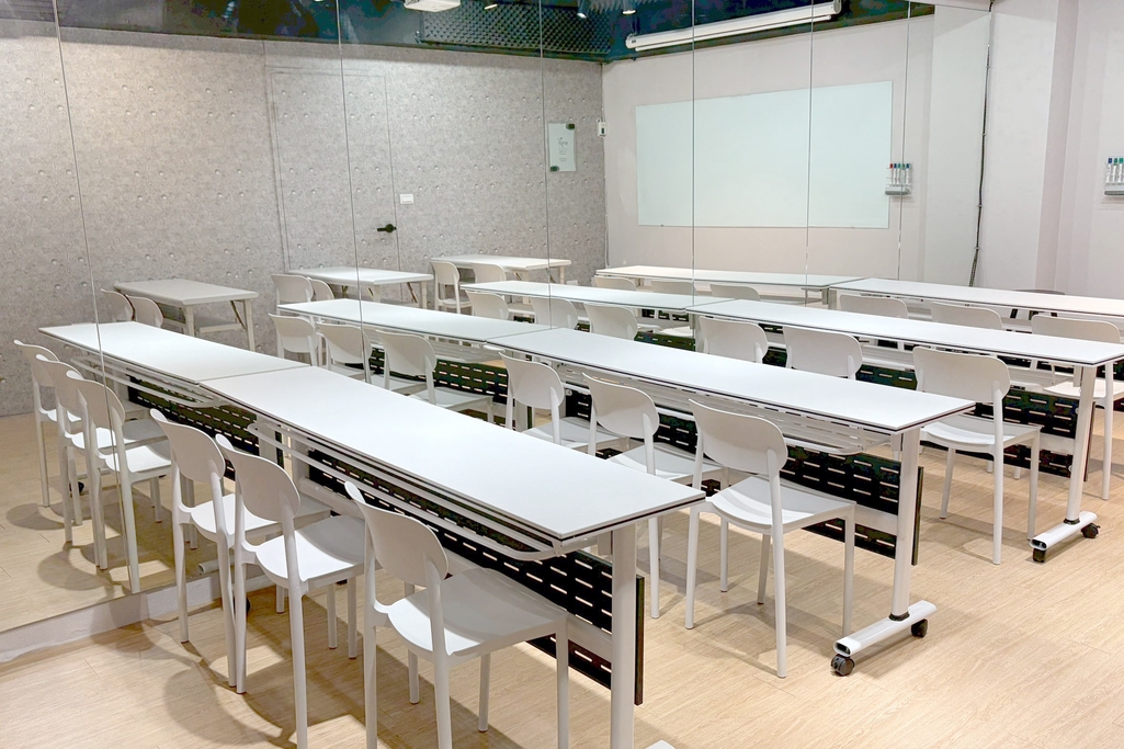 502｜🚶‍♂️中山站步行1分鐘｜100吋投影｜藍牙音響