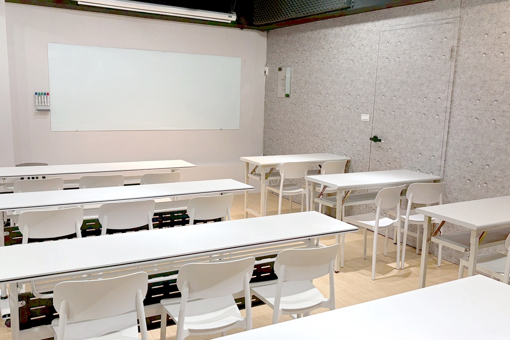 502｜🚶‍♂️中山站步行1分鐘｜100吋投影｜藍牙音響