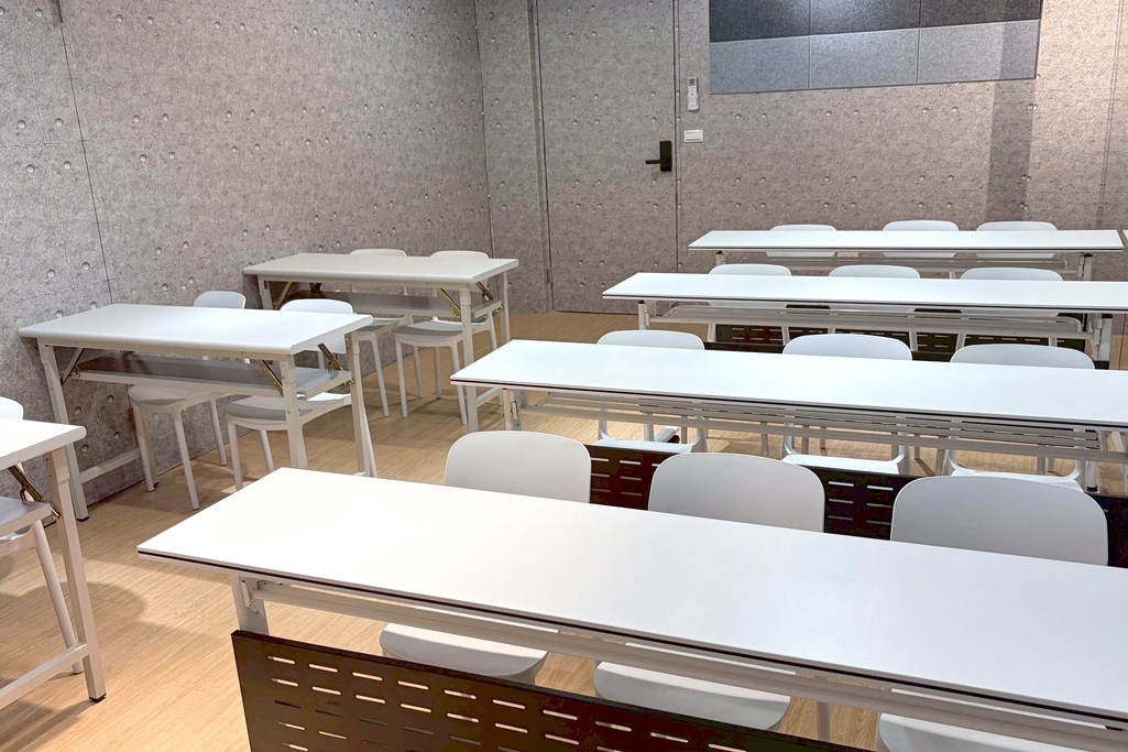 502｜🚶‍♂️中山站步行1分鐘｜100吋投影｜藍牙音響