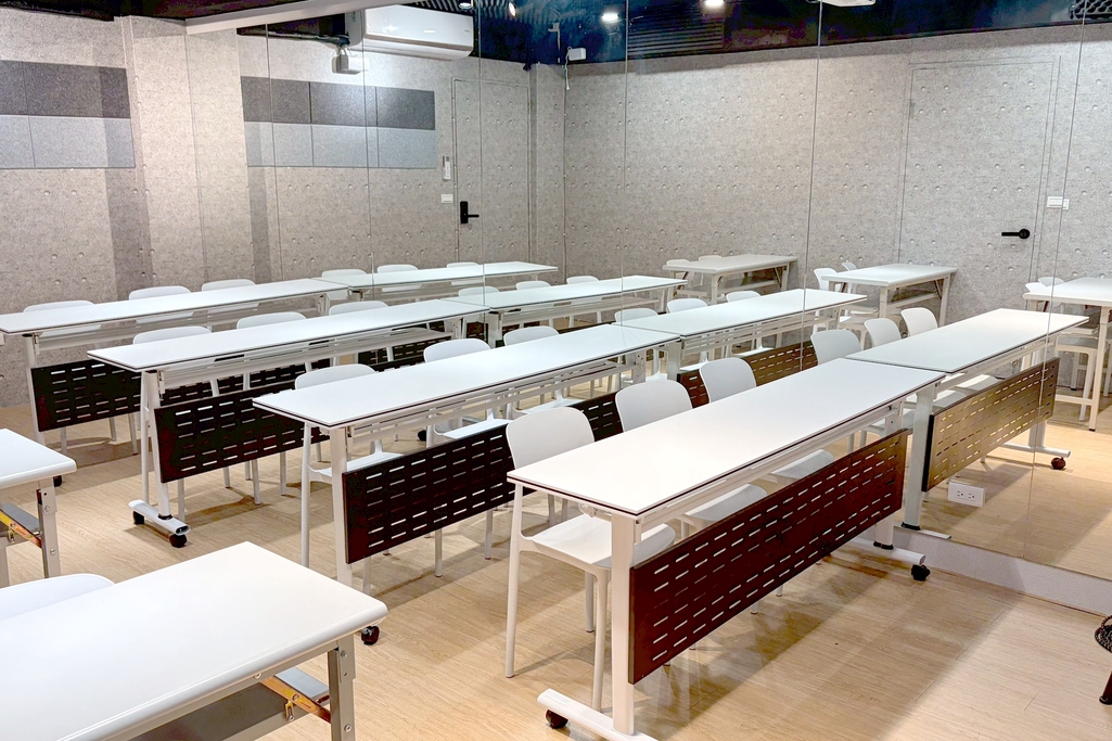 502｜🚶‍♂️中山站步行1分鐘｜100吋投影｜藍牙音響