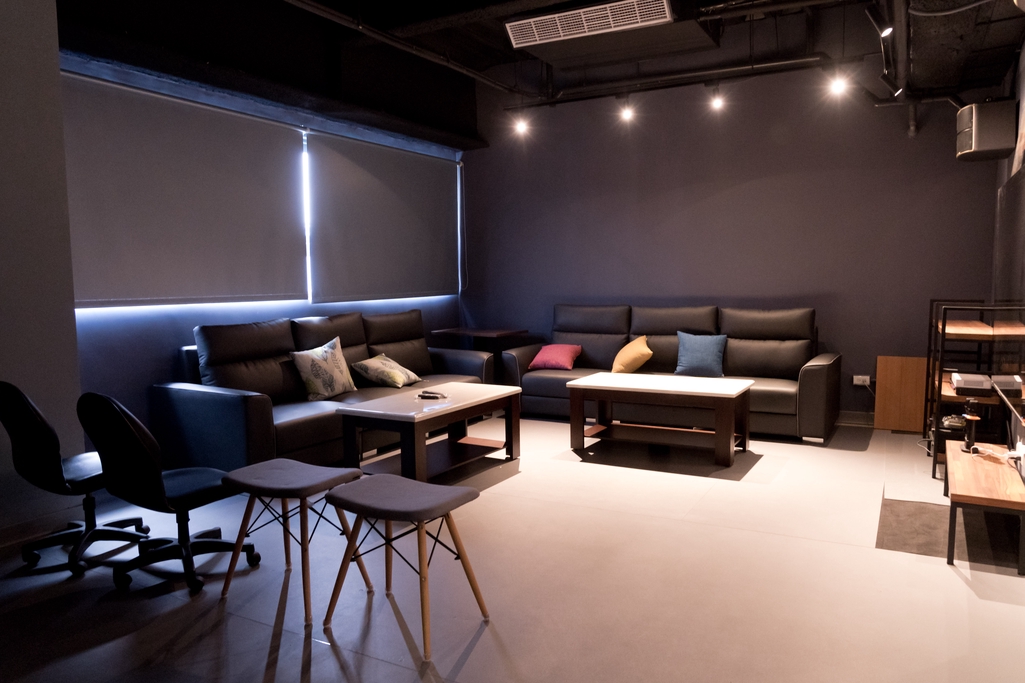 中和私人會館KTV包廂│團體聚會活動│停車限量免費及優惠│中原捷運站步行4分鐘、公車第二戶政站│暢銷美食餐點供應