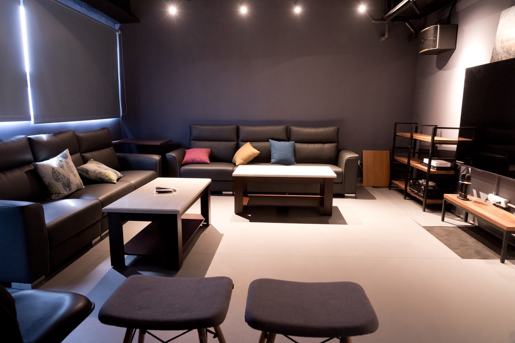 中和私人會館KTV包廂│團體聚會活動│停車限量免費及優惠│中原捷運站步行4分鐘、公車第二戶政站│暢銷美食餐點供應