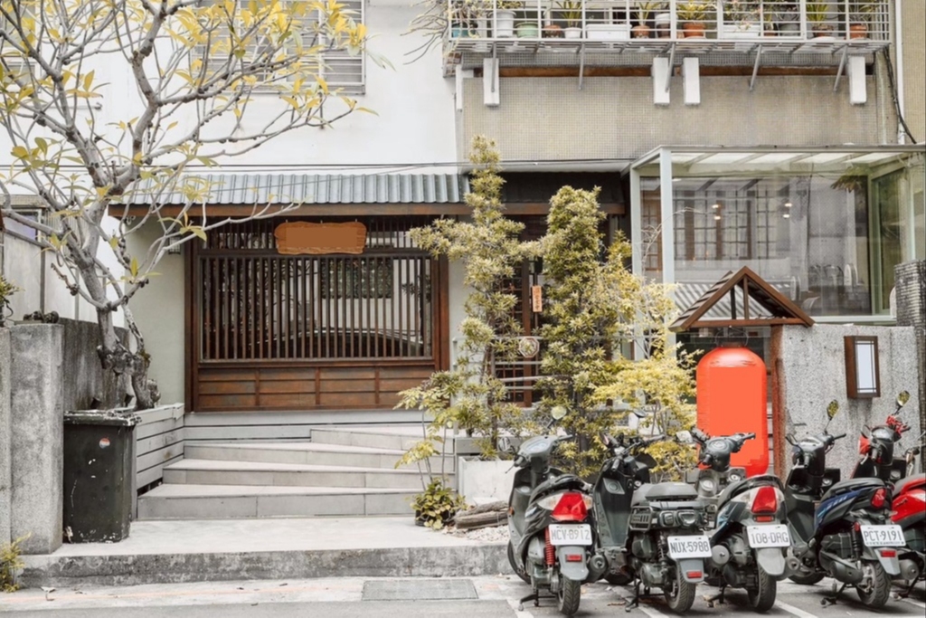 🚶‍♂️國父紀念館站3分鐘｜🍷昭和氣氛居酒屋｜白天時段空間出租｜📺包廂影音設備齊全｜🍱可另議供餐｜光南26045