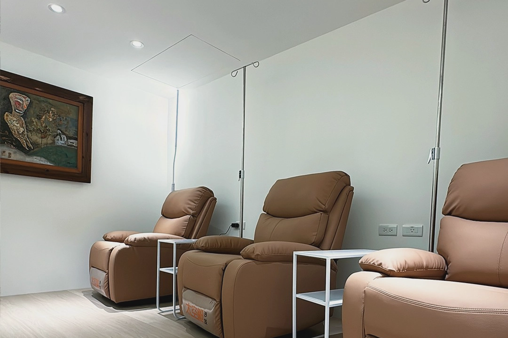 草之木健康藝術空間--VIP專屬房間～工作休息同時調理身體；明曜百貨忠孝敦化站出口1分鐘/藝術氛圍 簡單雅致交通購物方便