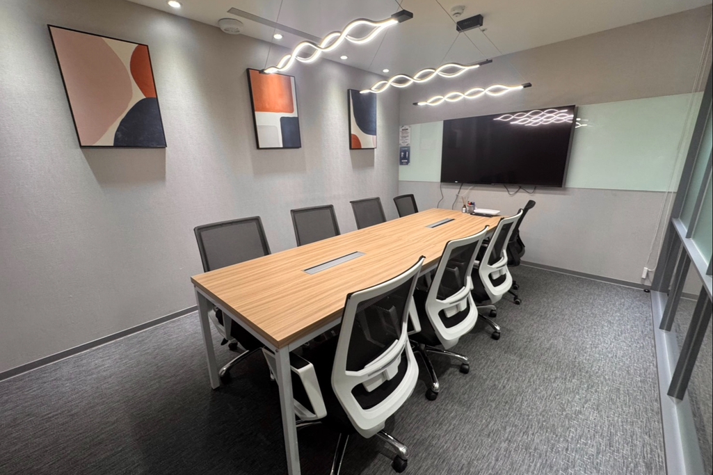 信義區｜市政府站100公尺｜8-9人會議室A｜電視投影・白板・Wi-Fi
