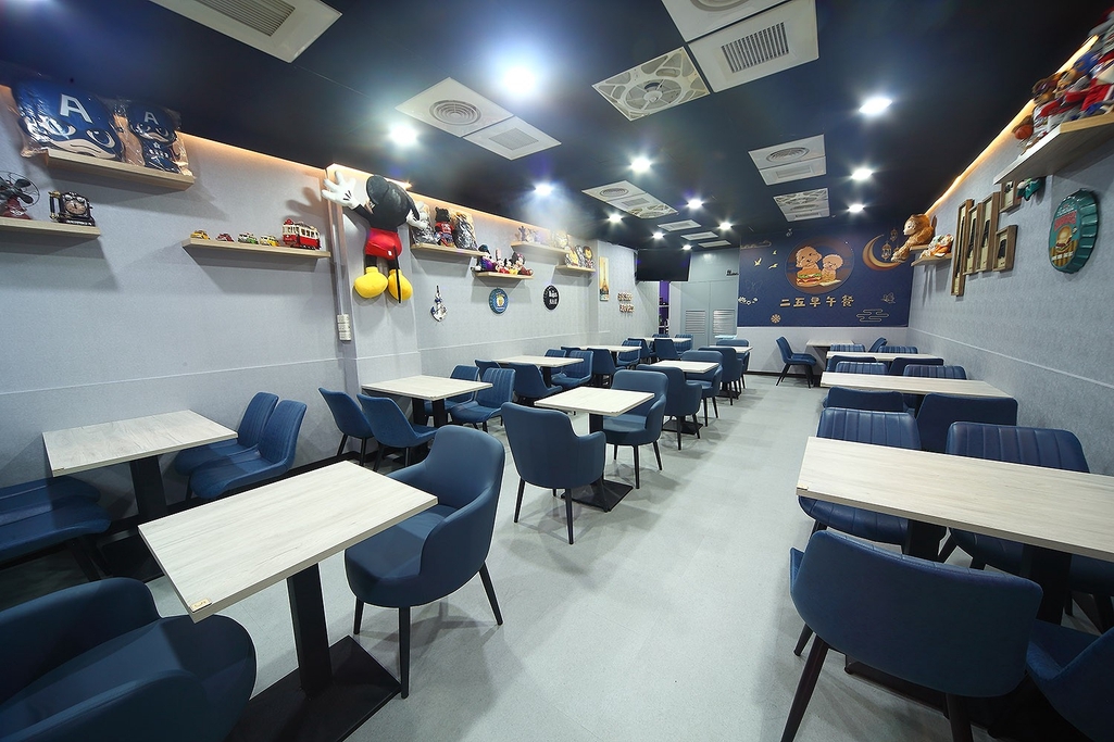 淡水舒適餐飲空間出租，室內約30多坪、44席座位，提供水冷設備，環境寬敞舒適，適合聚會、課程、講座、活動、拍攝及團體包場