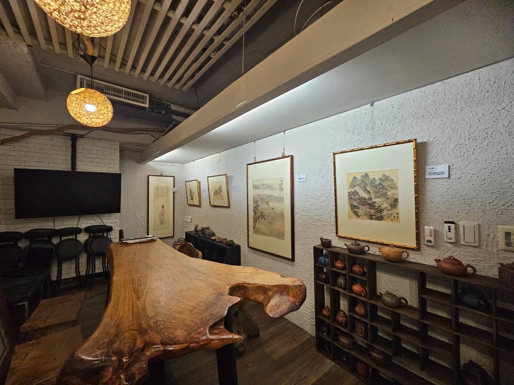 忠孝新生站3-5分鐘當代畫廊展區